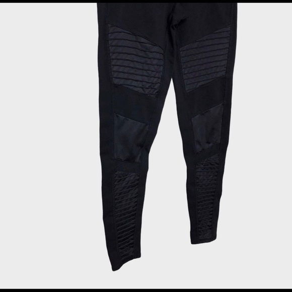 ALO Moto Leggings - Picture 6 of 6